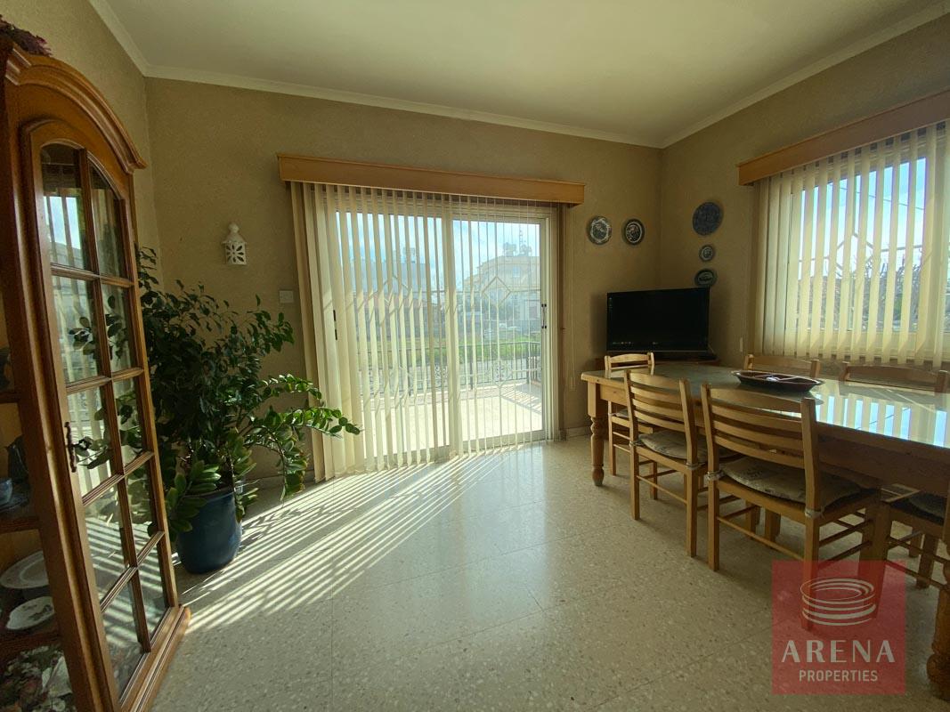 4 BED HOUSE IN DERYNIA - DINING AREA
