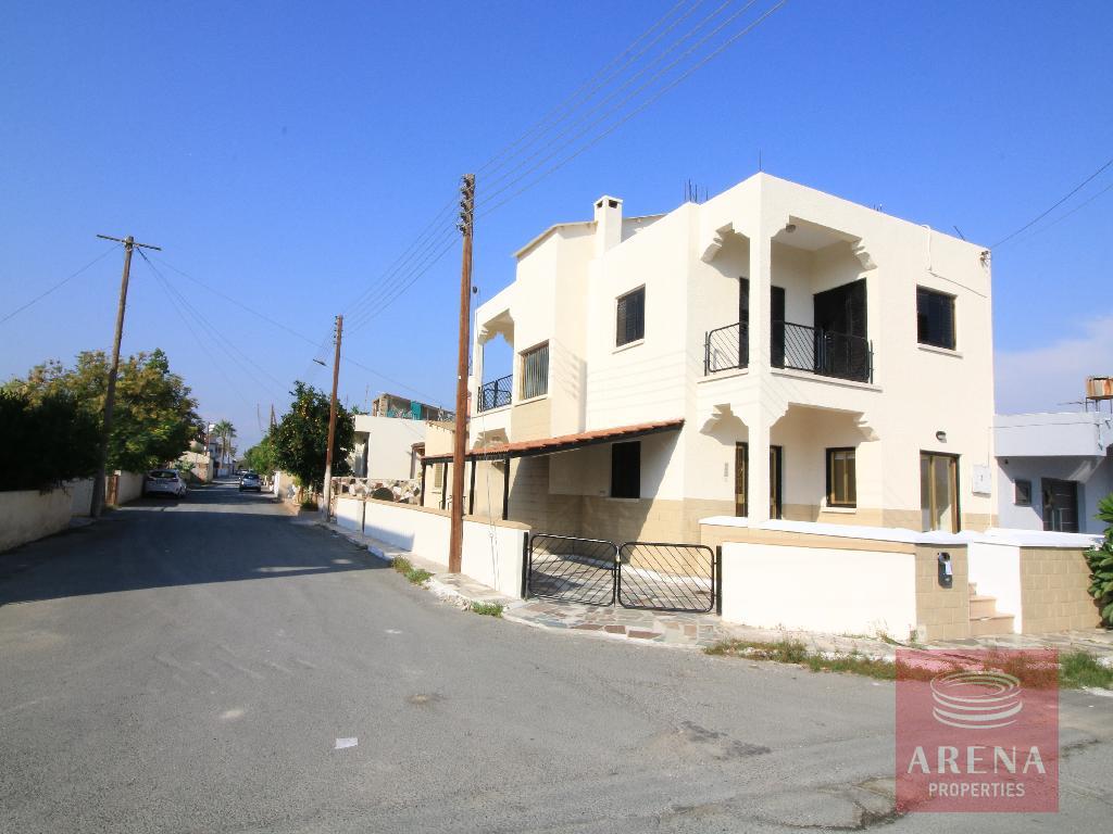 SEMI-DETACHED HOUSE IN ARADIPPOU TO BUY