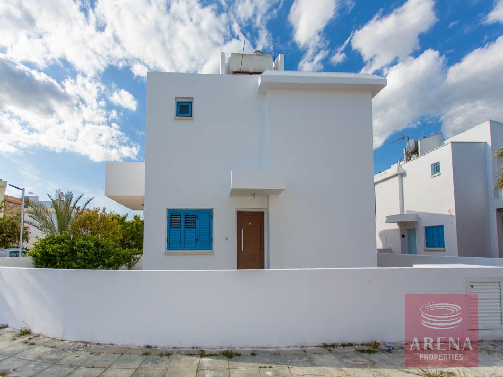 2 BED HOUSE IN pervolia for sale