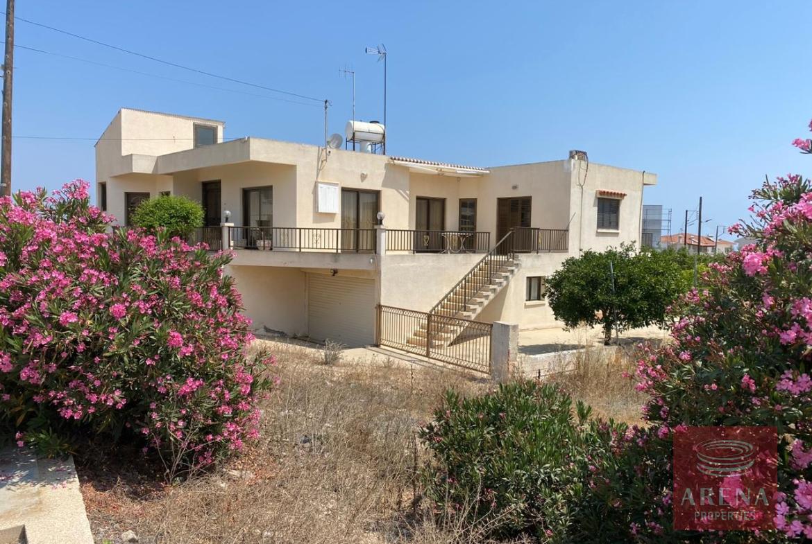 3 bed house in derynia for sale