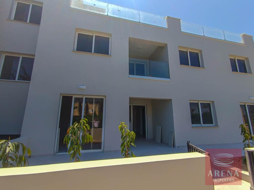 2 bed apt in Pervolia to buy