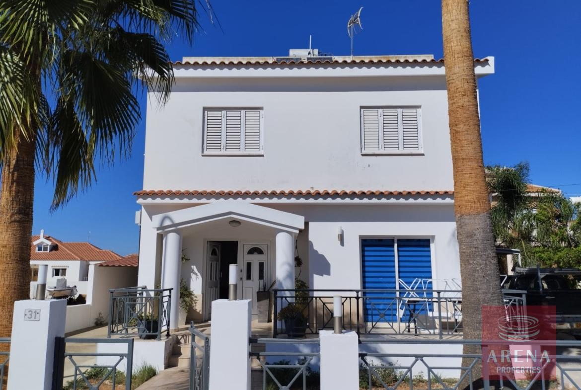 3 bed house in kokkines