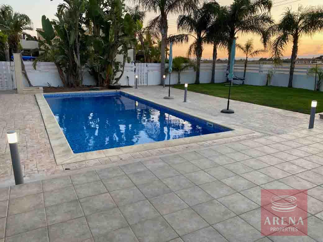 3 bed bungalow in Pervolia - pool