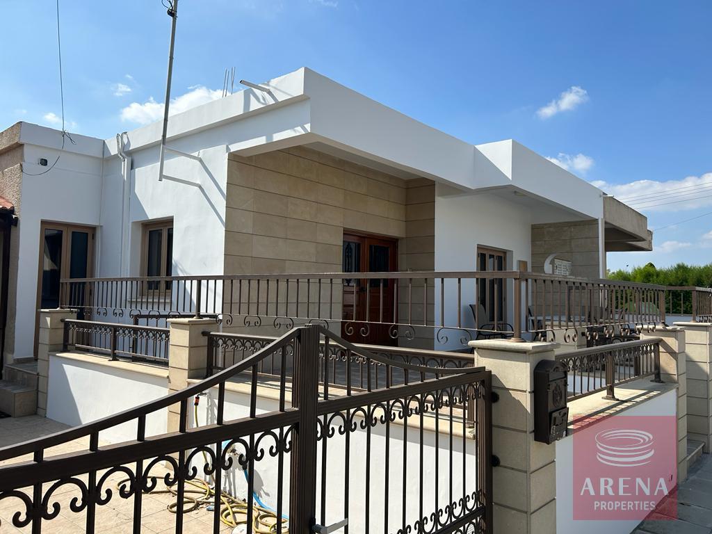 3 bed bungalow for sale in aradippou