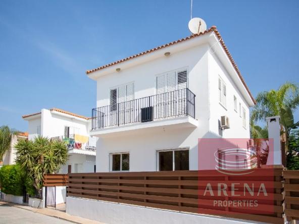 villa for sale in Pernera