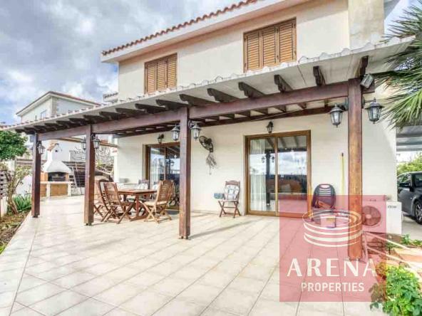 4 bed villa for sale in kapparis