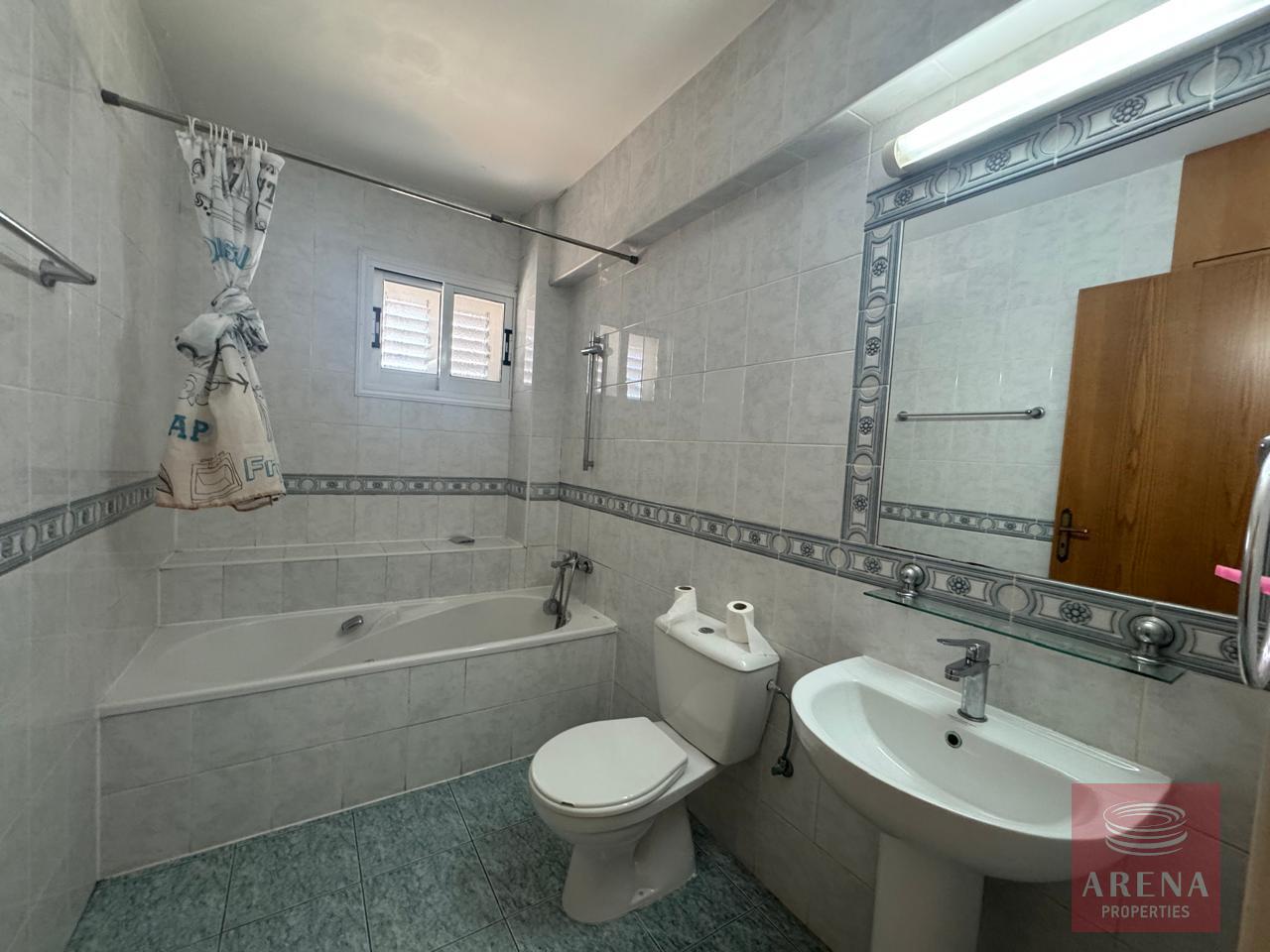 1-APT-IN-DERYNIA-9788-4-2