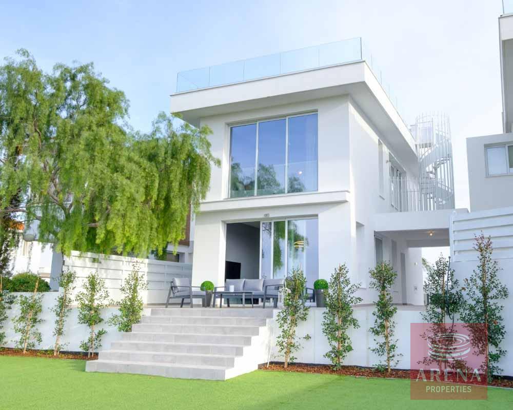 1-Link-Det-Villa-in-Dromolaxia-6184-1