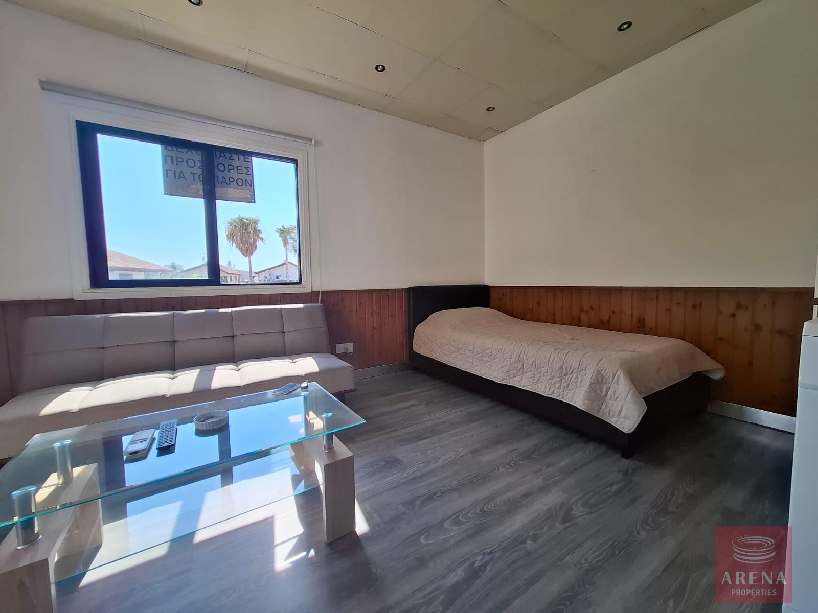 1-STUDIO-DEKELIA-10095-4-5