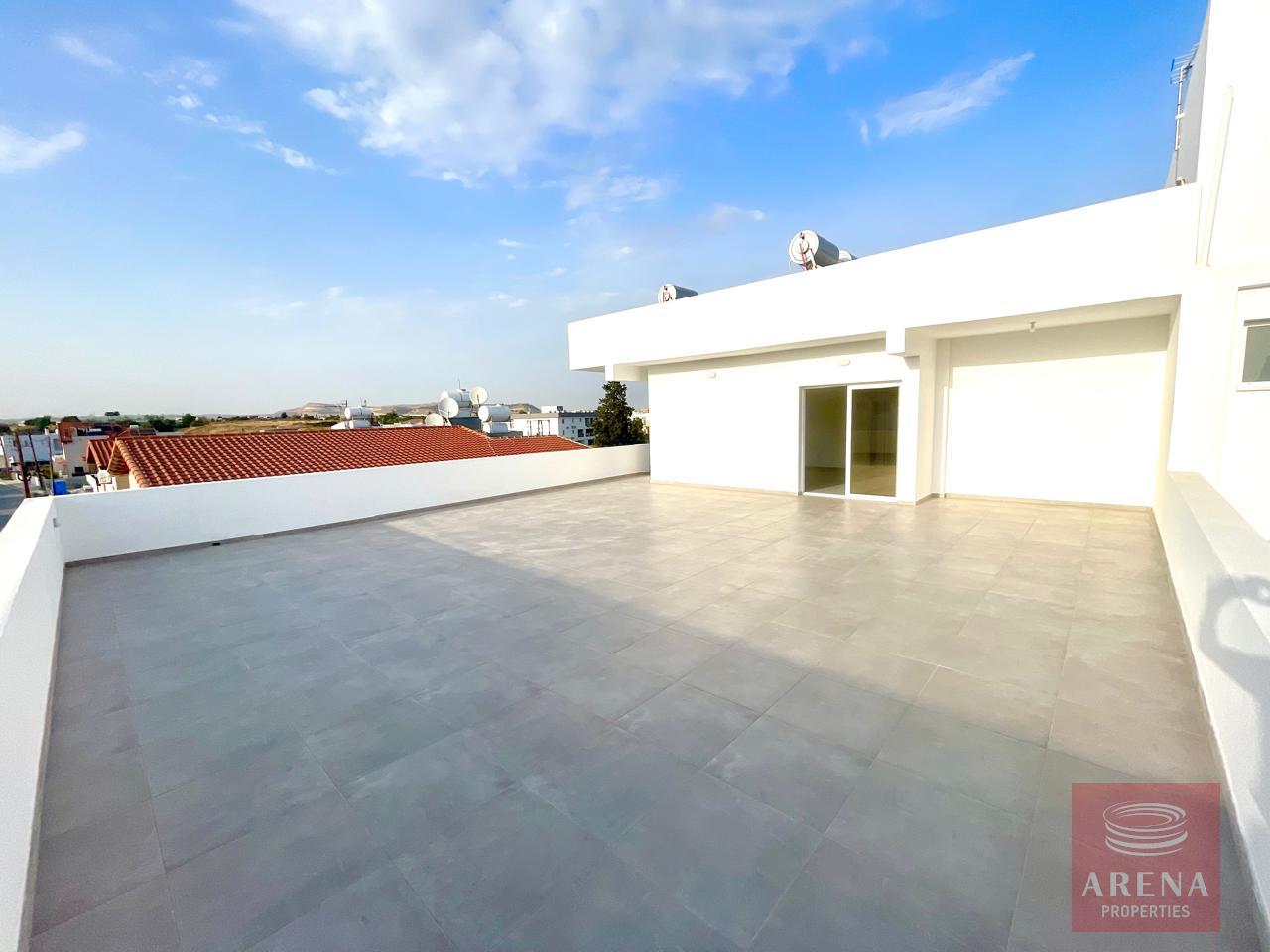 1-TOP-FLOOR-APT-8059-2