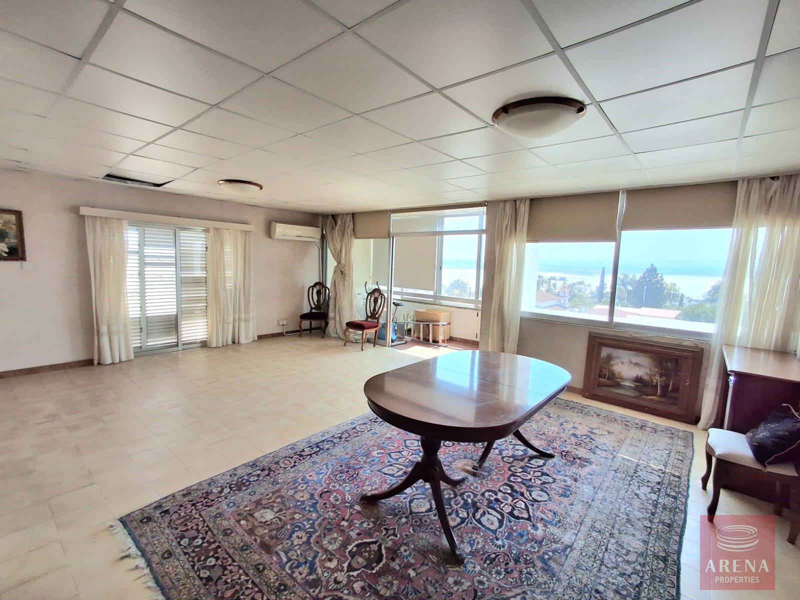 1-apartment-in-makenzy-9728-2