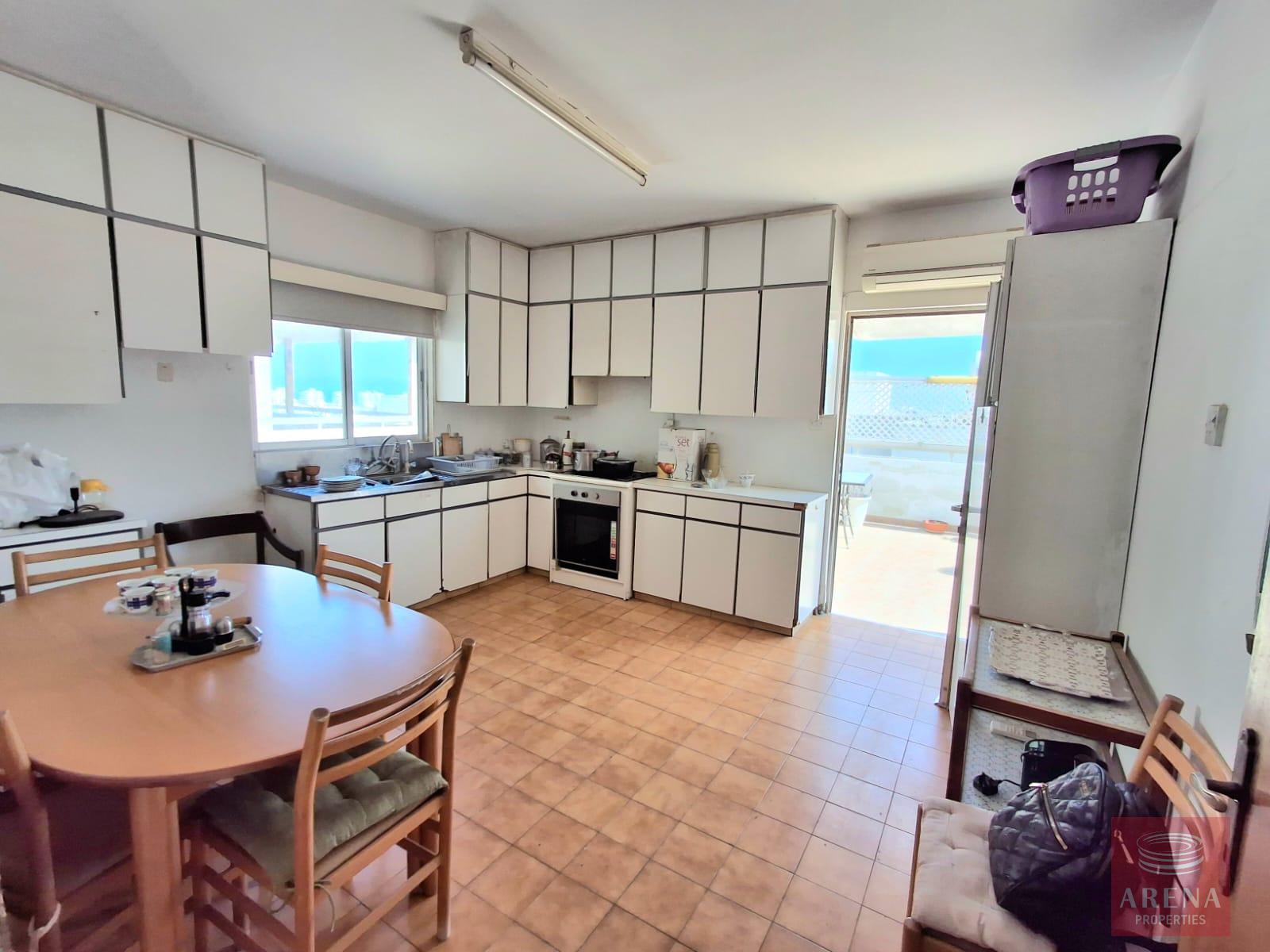 1-apartment-in-makenzy-9728-3