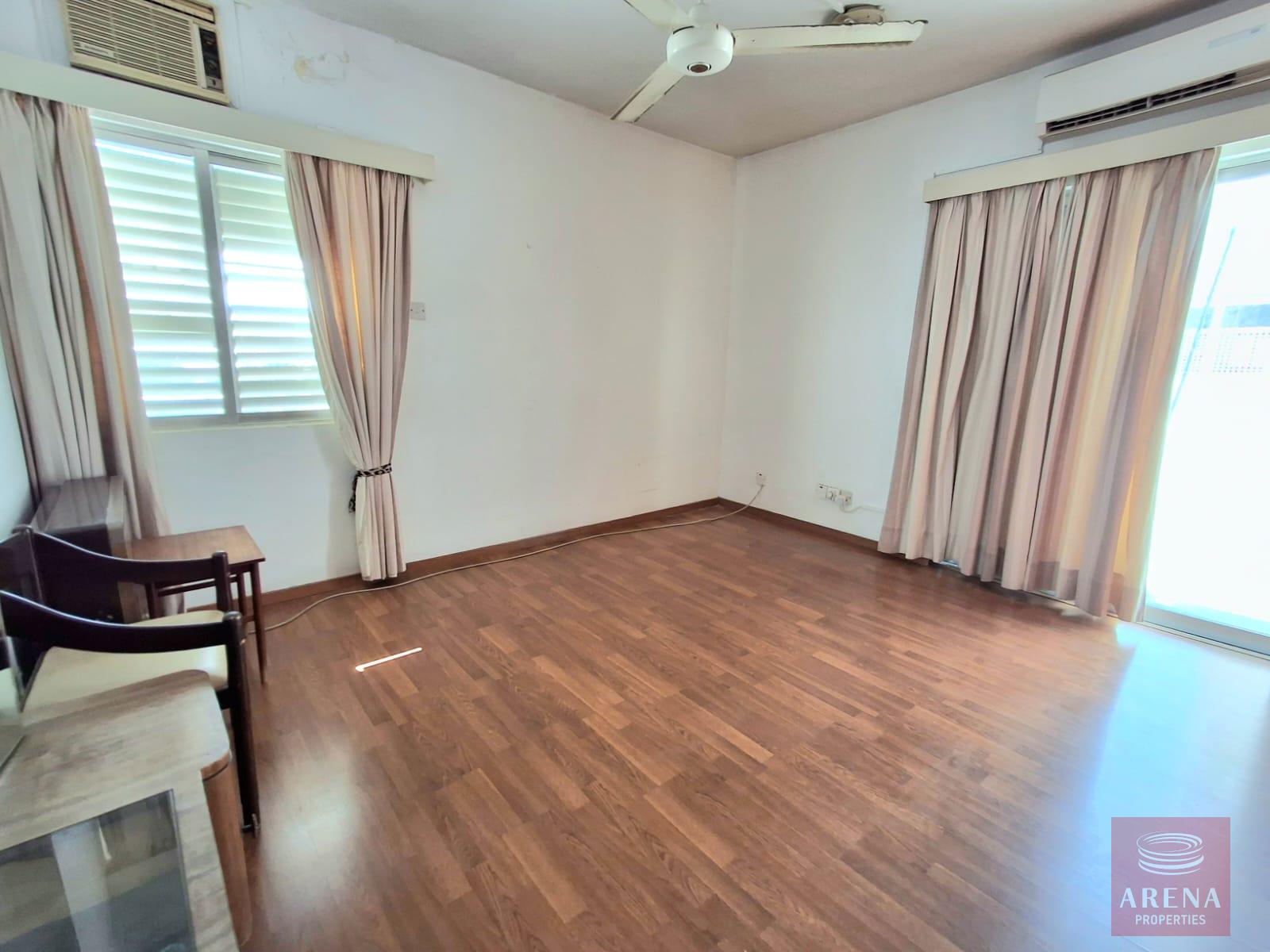 1-apartment-in-makenzy-9728-8