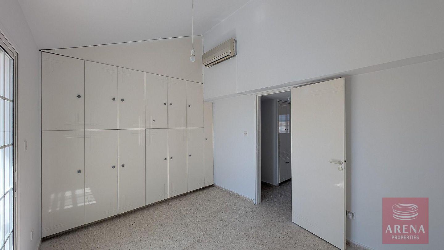 1-th-paralimni-10157-8-5