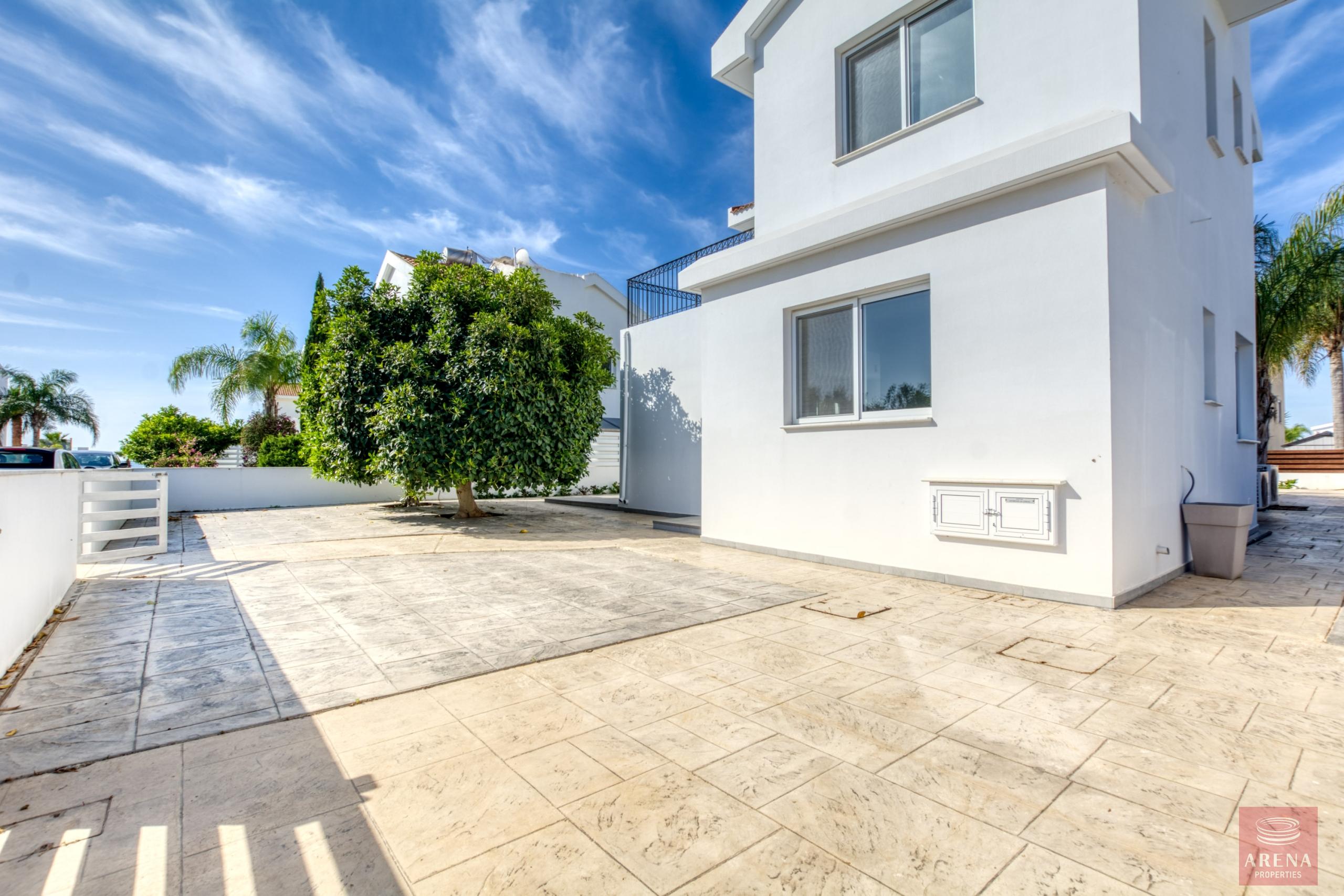 1-villa-for-sale-in-ayia-thekla-9769-6-scaled-2