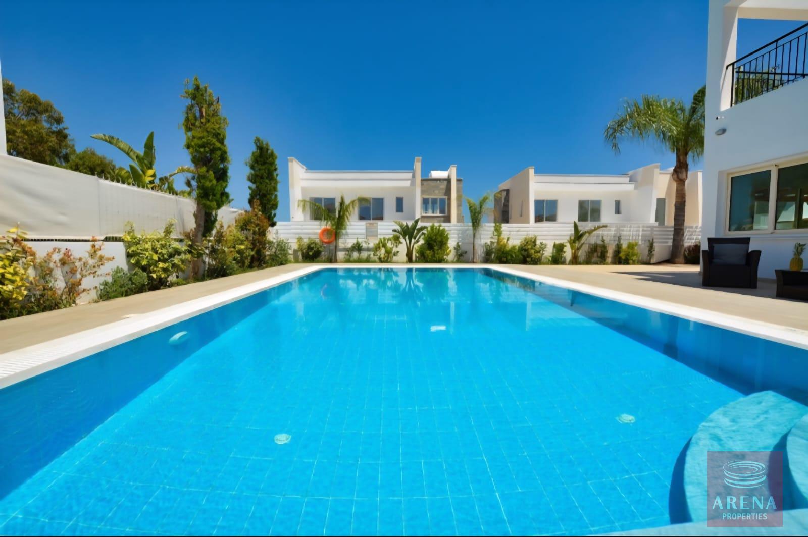 1 villa rent 10482 1