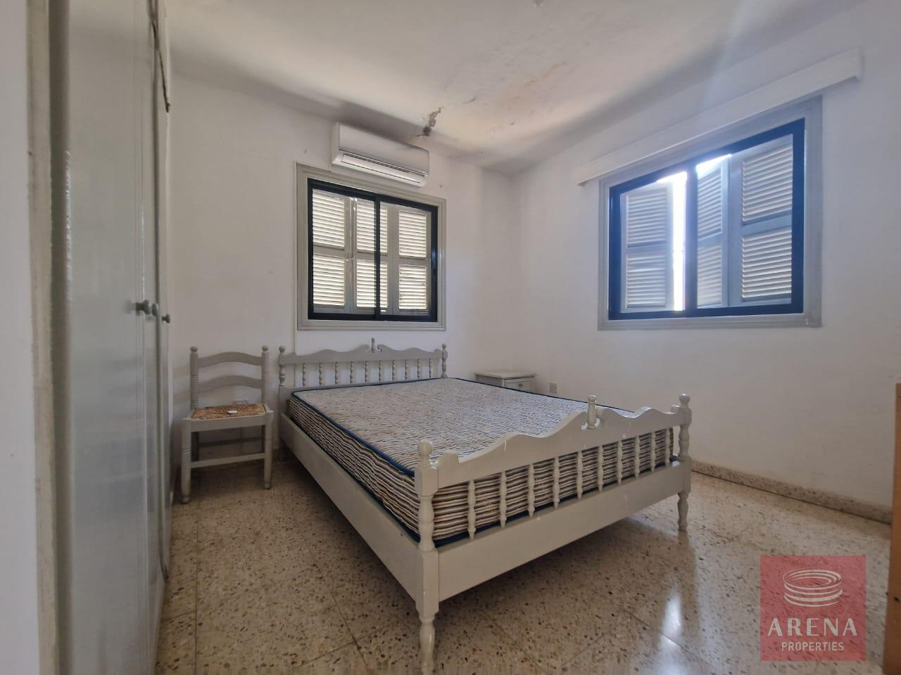 10-2-BED-APT-KAPPARIS-8817-1