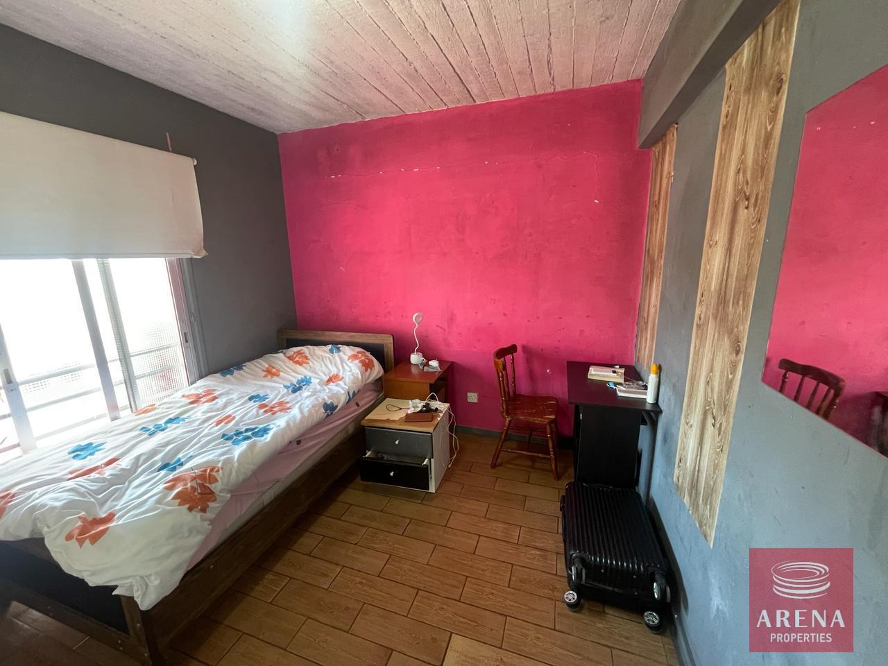 10-3-BED-APT-LARNACA-7863-1