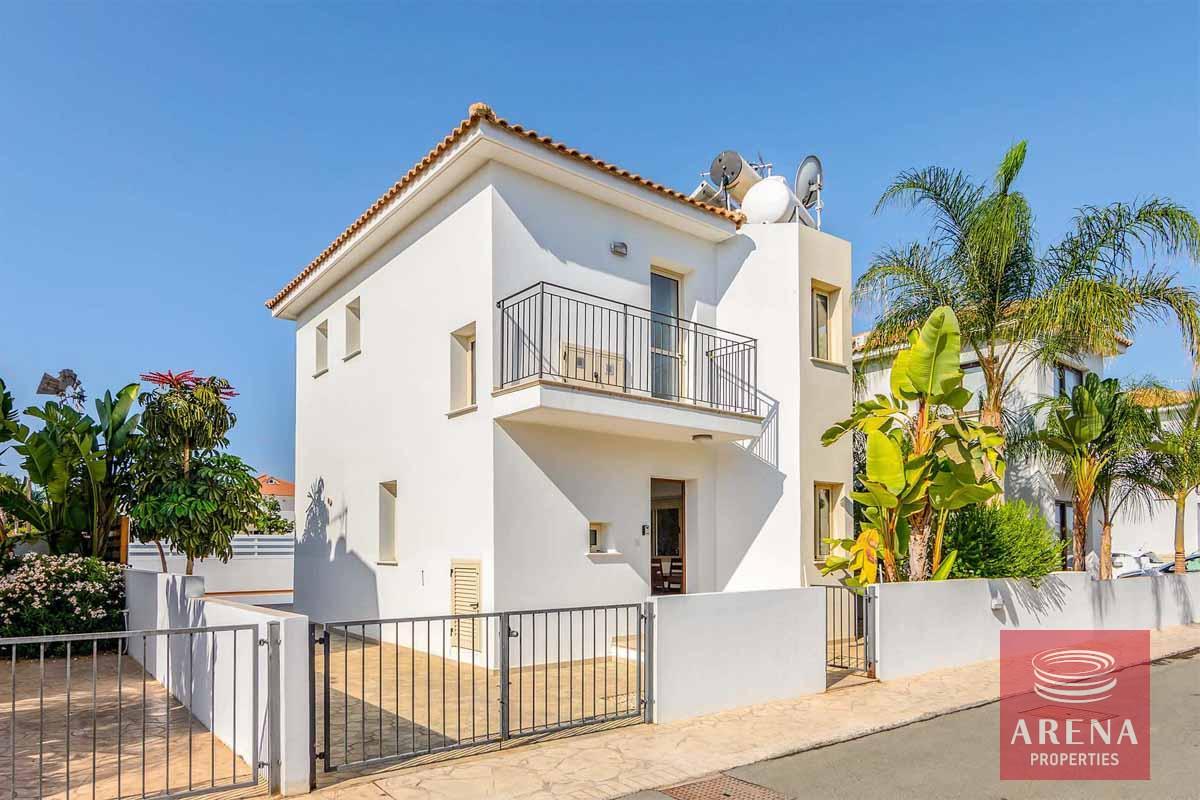 10-3-BED-VILLA-IN-PERNERA-6813