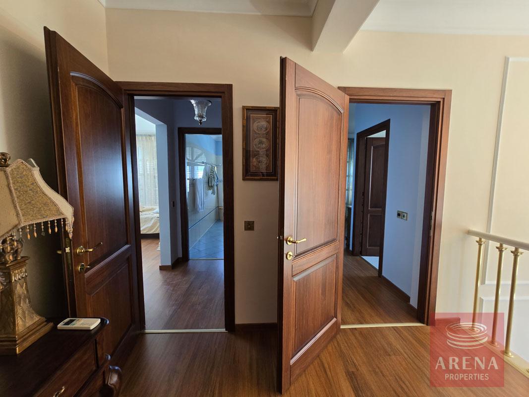 11-4-BED-VILLA-CAPE-GRECO-8275-2