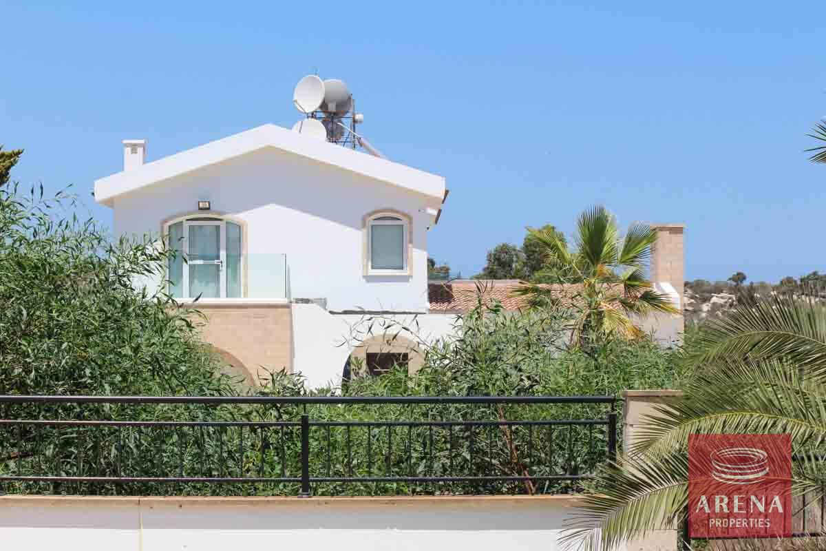 11-4-BED-VILLA-FOR-SALE-IN-CAPE-GRECO-6484