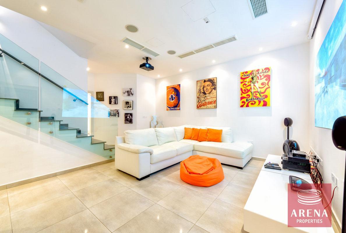 11-6-BED-VILLA-PROARAS-8444