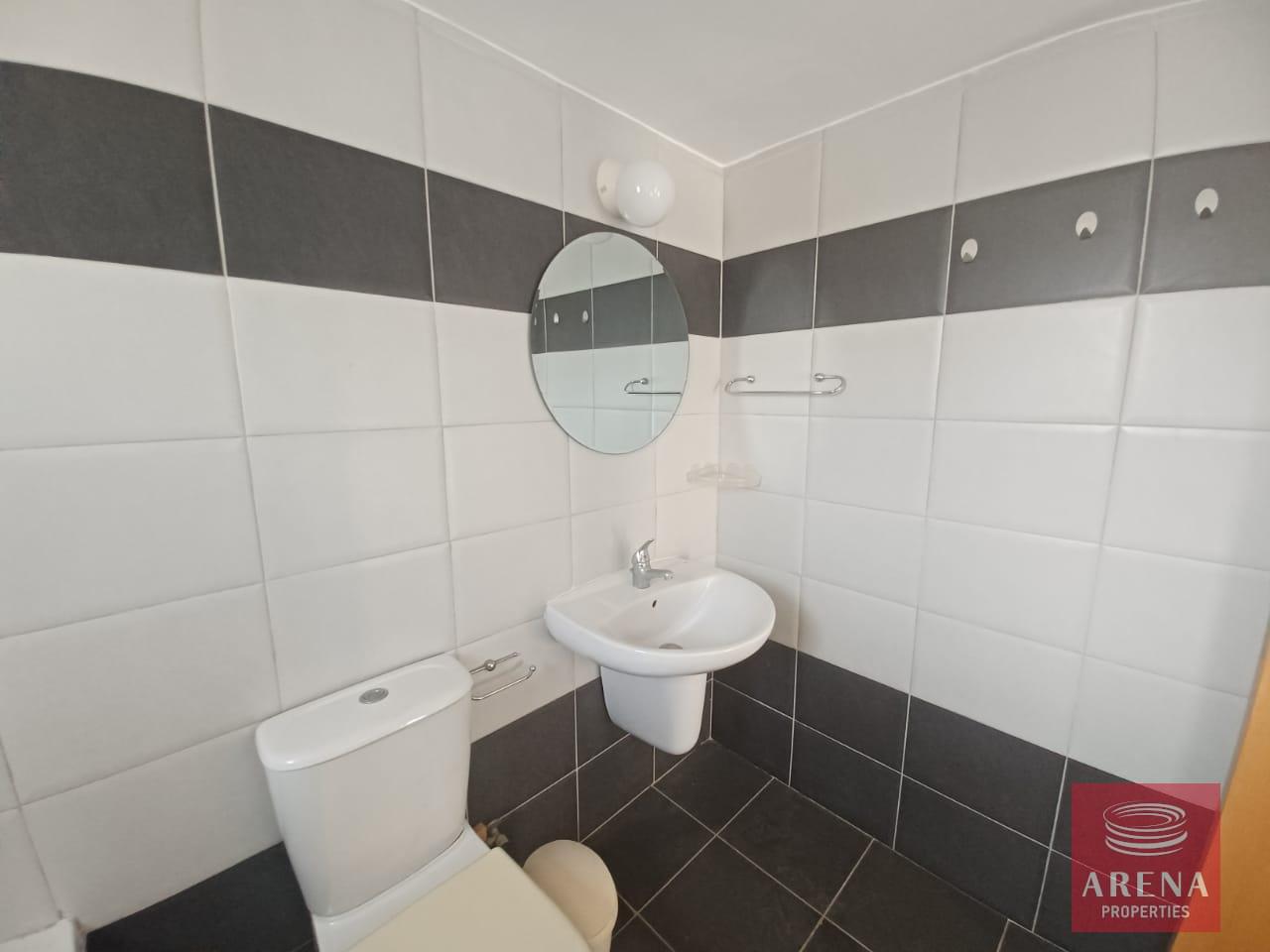 11-APT-IN-KAPPARIS-8646