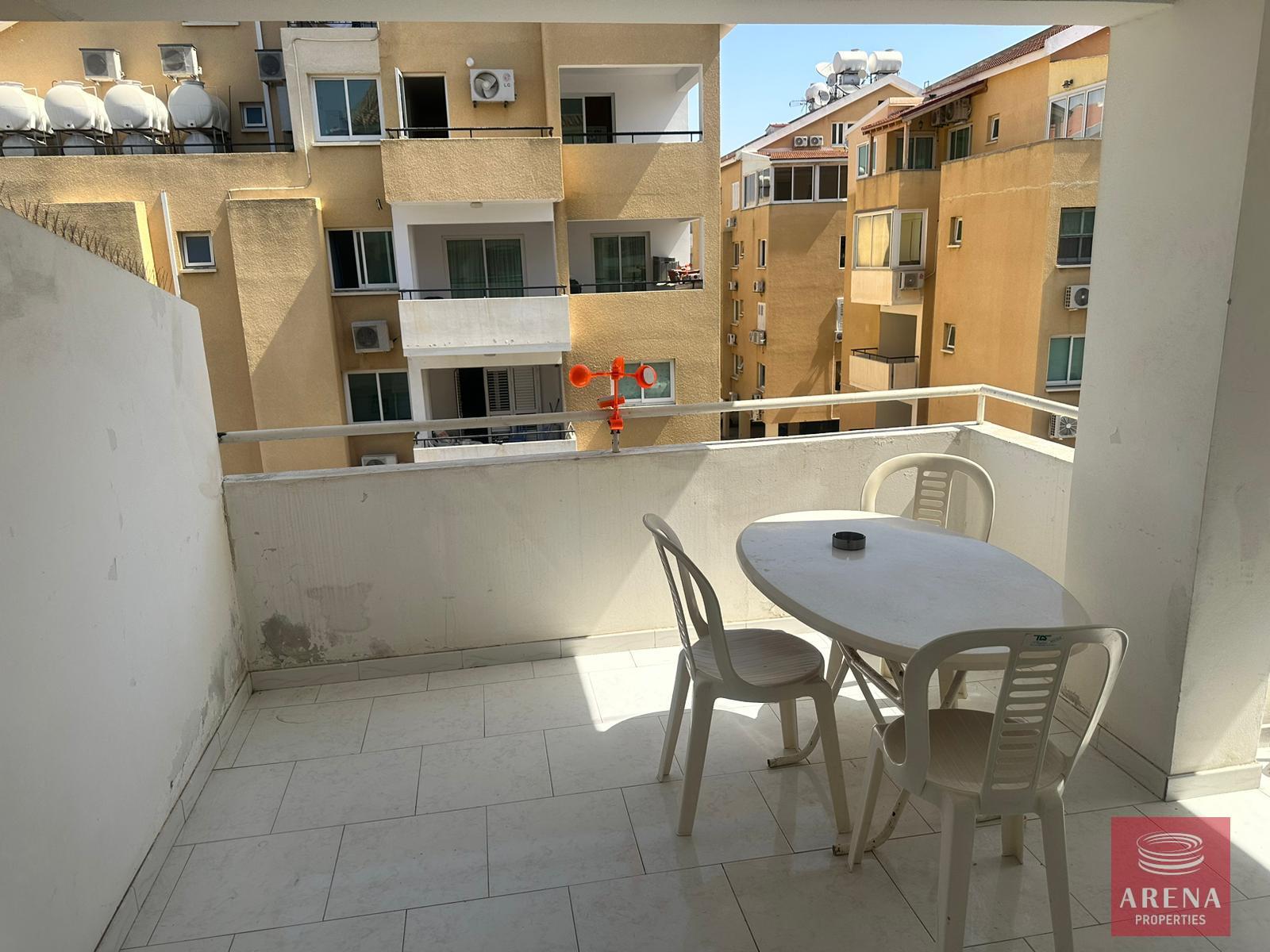 11-apt-in-makenzy-8144