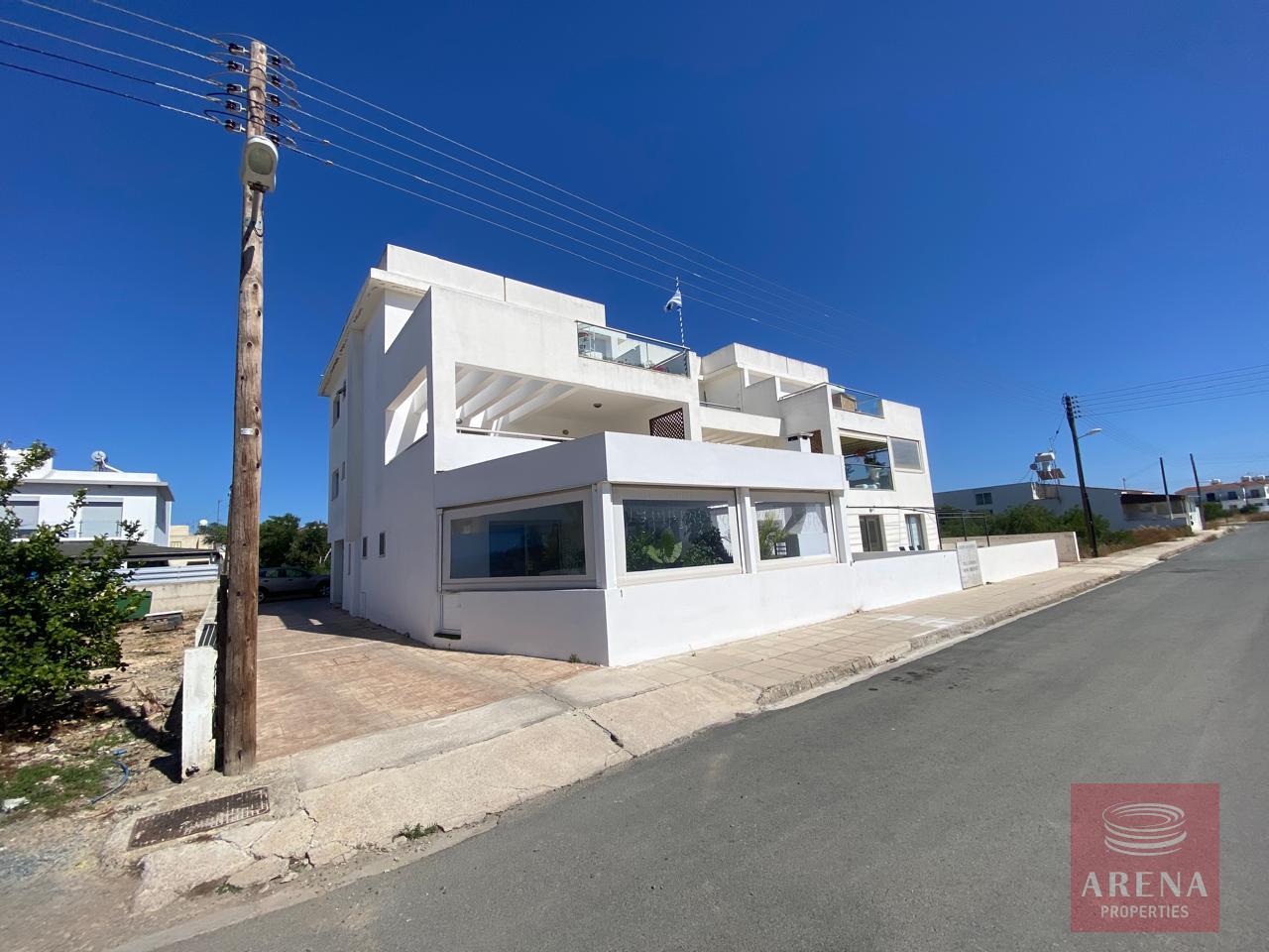 12-2-bed-apt-for-rent-in-paralimni-805-2