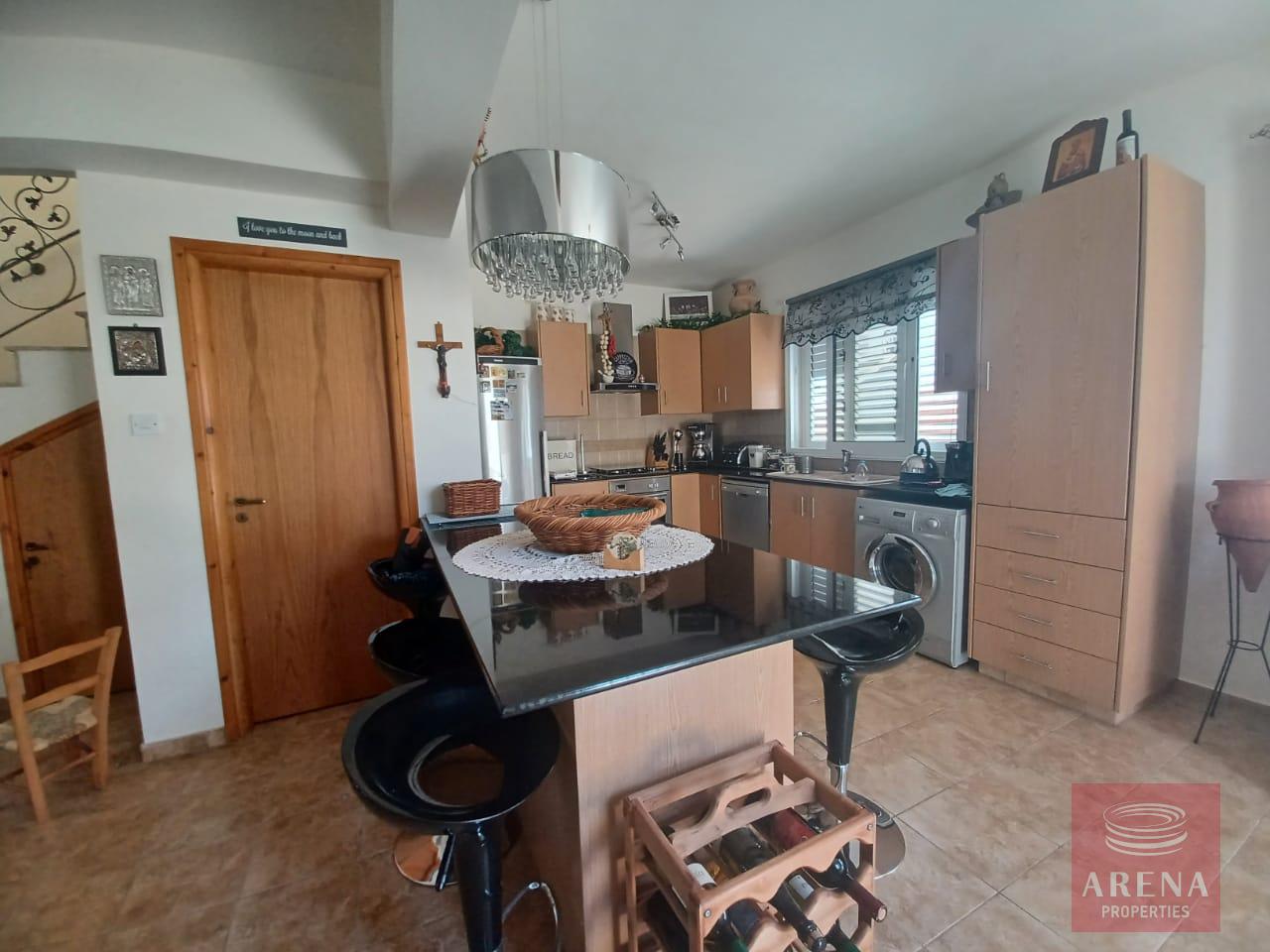 12-3-BED-VILLA-IN-AVGOROU-7036-1