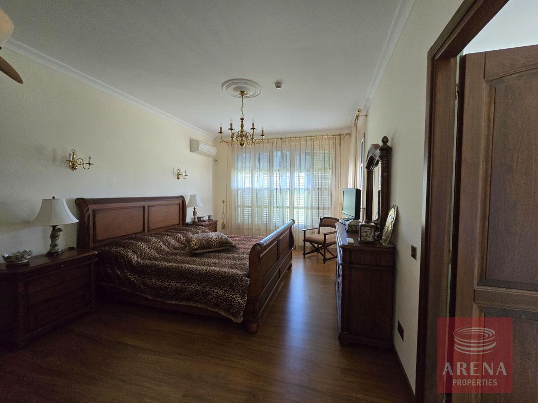12-4-BED-VILLA-CAPE-GRECO-8275-2