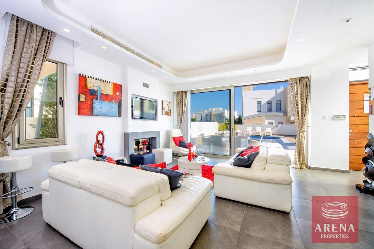 12-6-BED-VILLA-PROARAS-8444