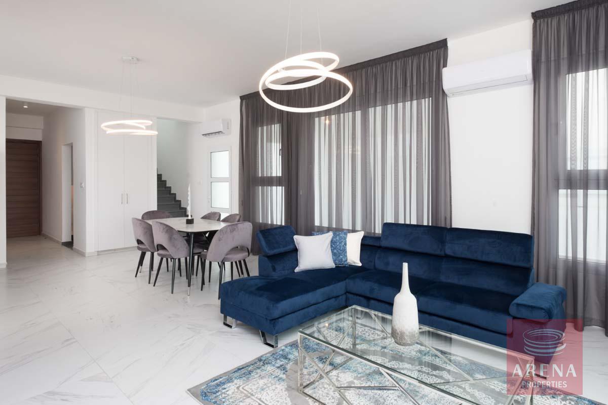 12-Link-Det-Villa-in-Dromolaxia-6184-1