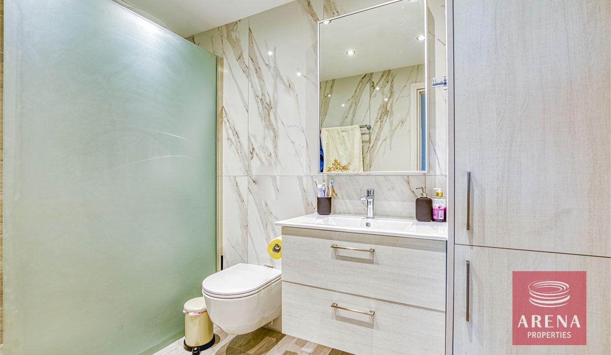 13-2-bed-apt-in-paralimni-7960-1