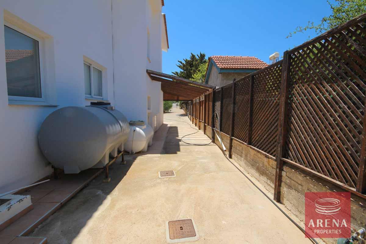 13-4-BED-VILLA-FOR-SALE-IN-CAPE-GRECO-6484