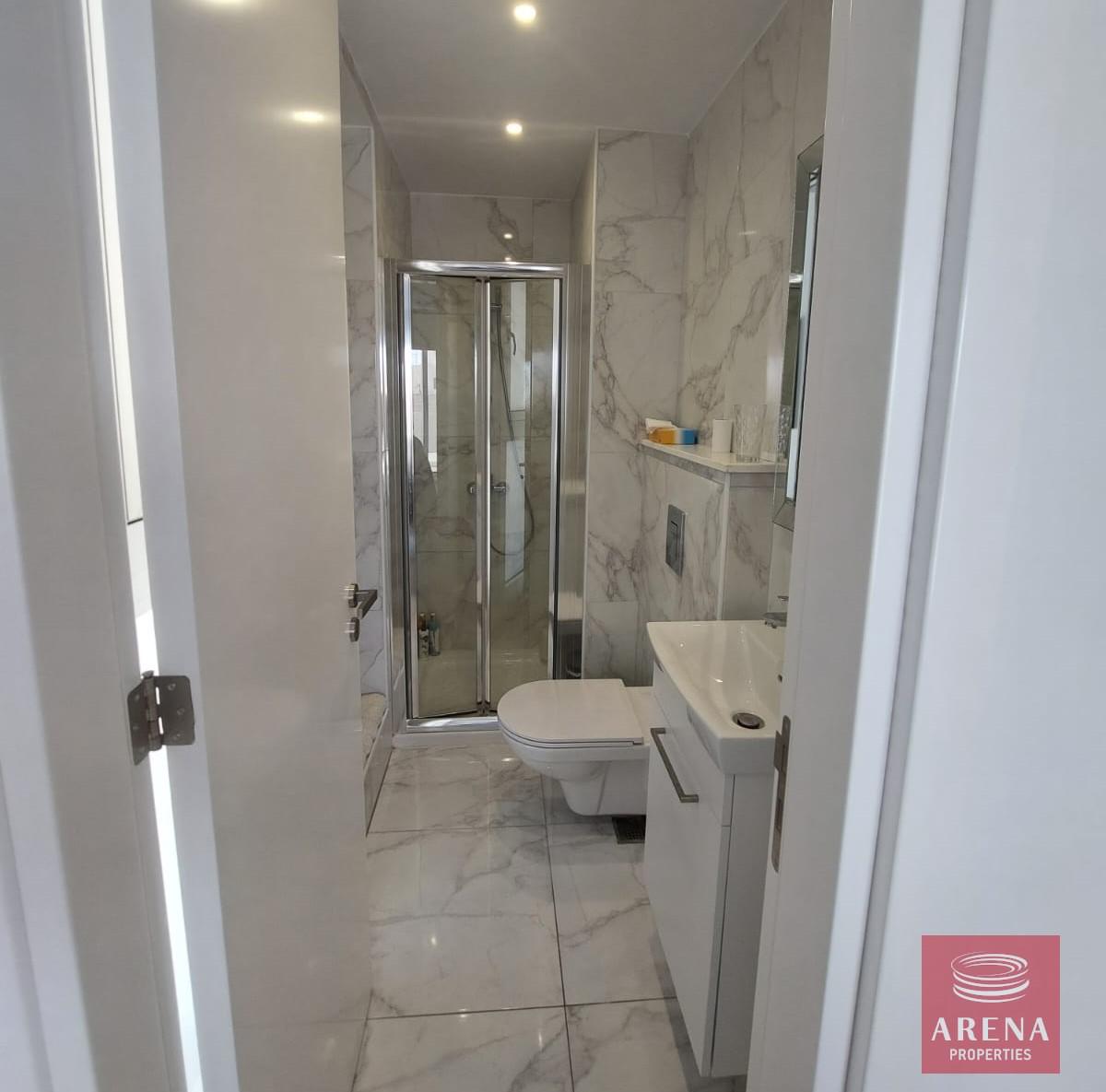 13-APT-IN-MAKENZY-8172