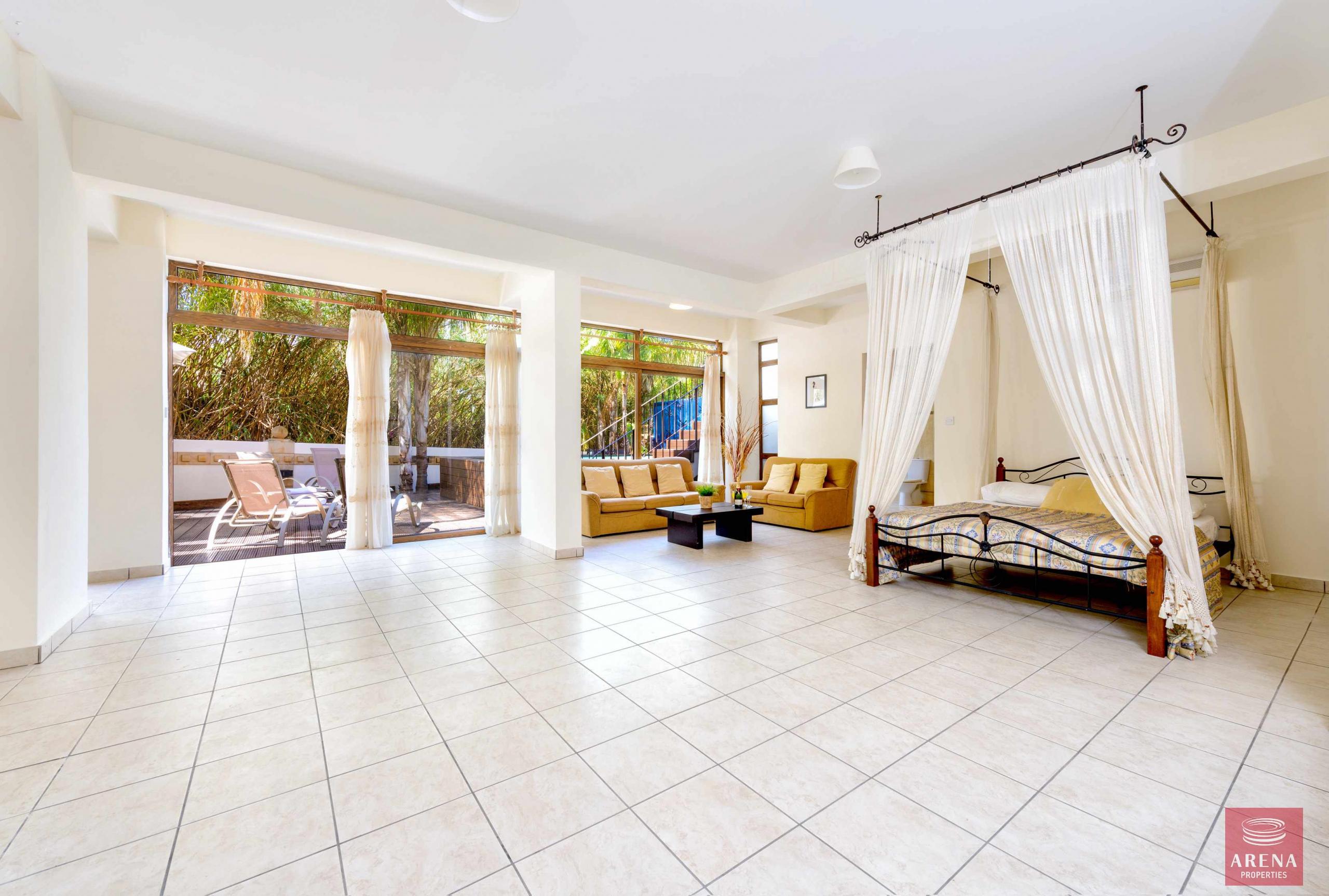 1478-D80_6889-scaled-1