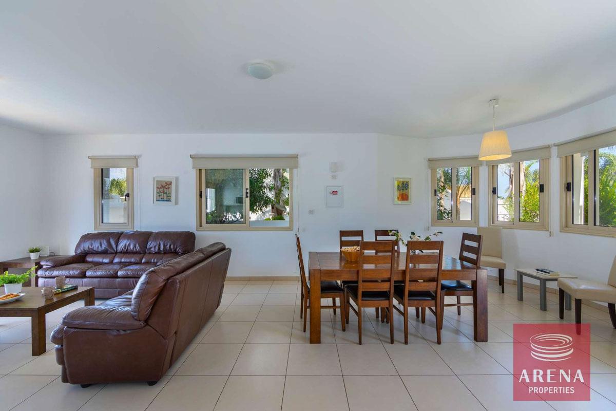 15-3-BED-VILLA-IN-PERNERA-6813