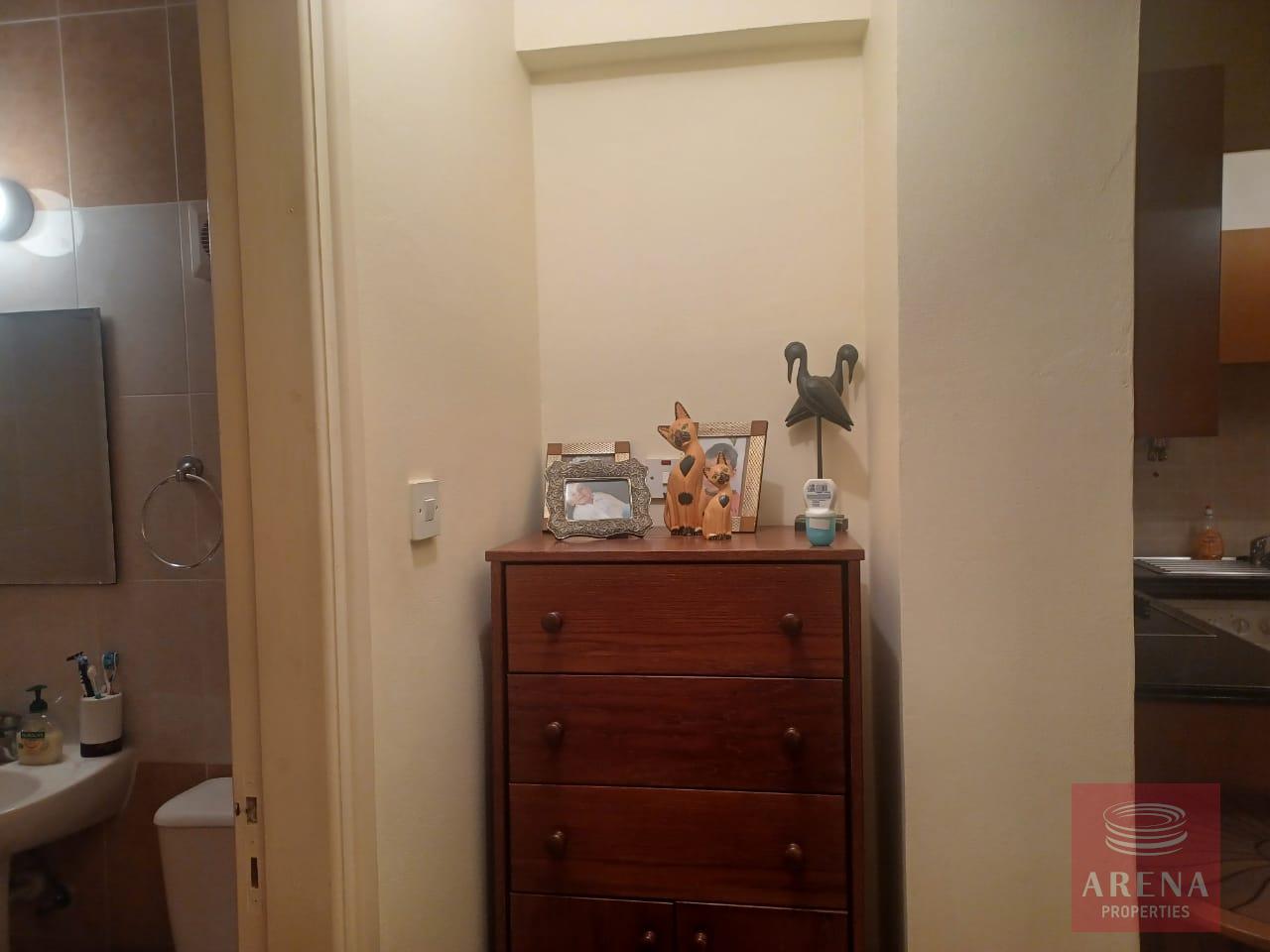 18-1-BED-APT-9084-1