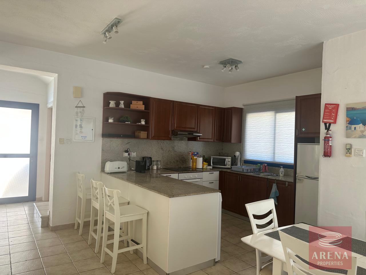 18-3-BED-VILLA-IN-AYIA-TRIADA-8083-1