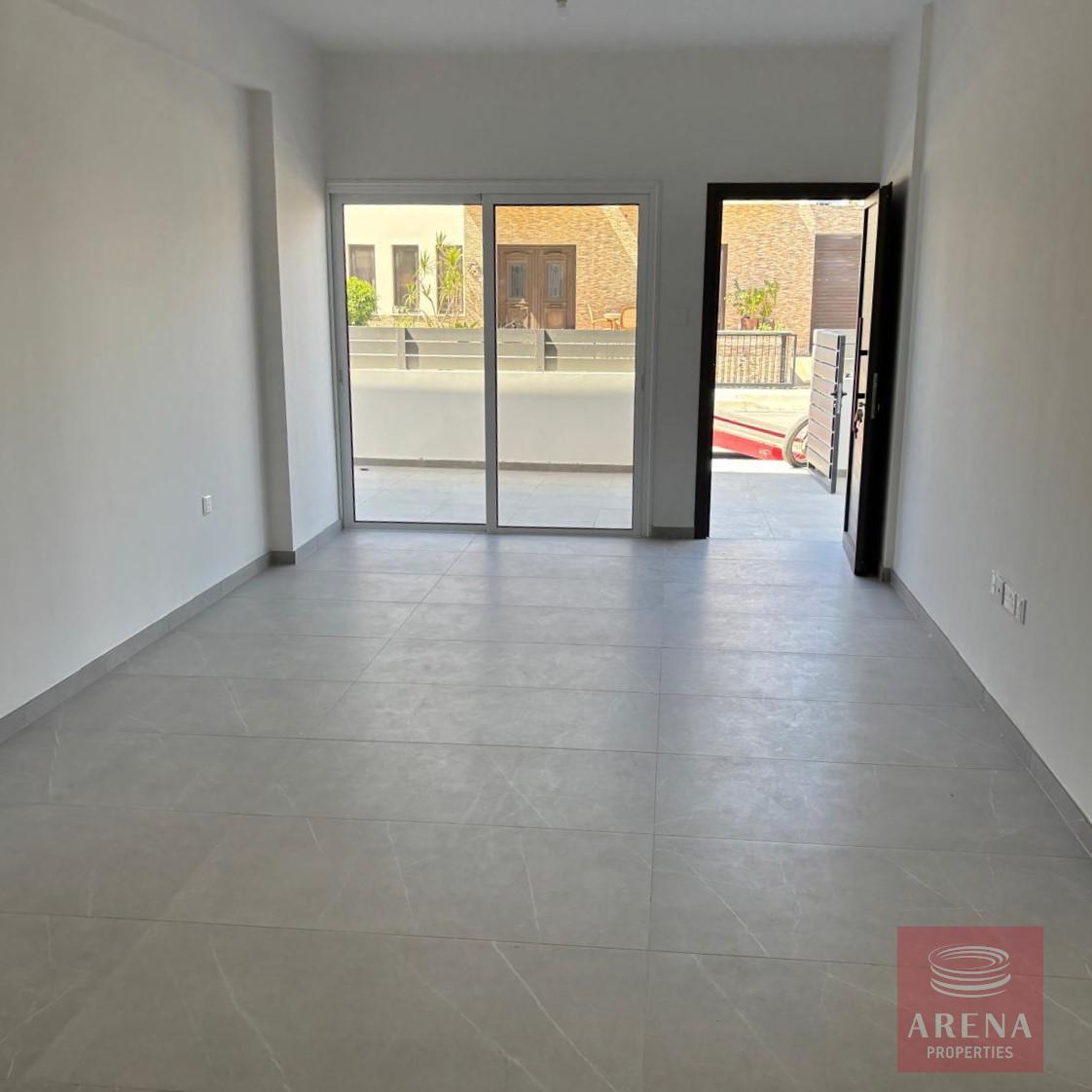 2-3-BED-APT-LIVADIA-8566-1