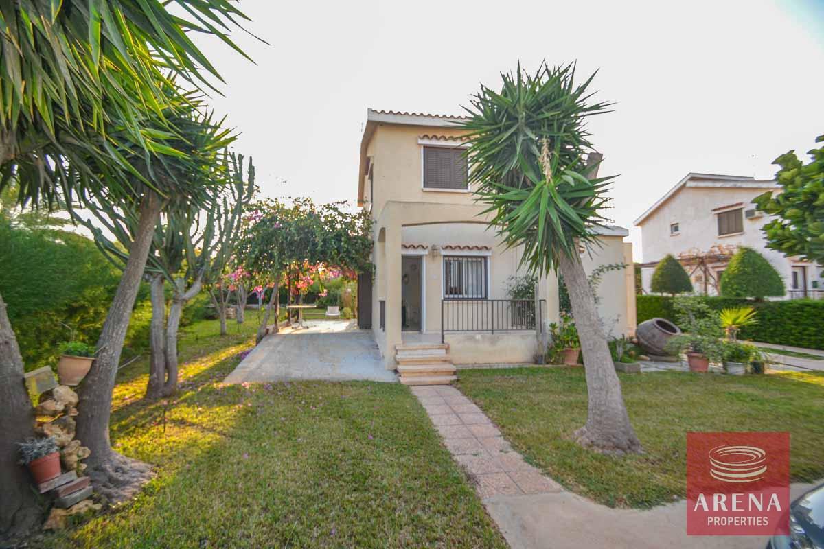 2-House-in-Pernera-1550