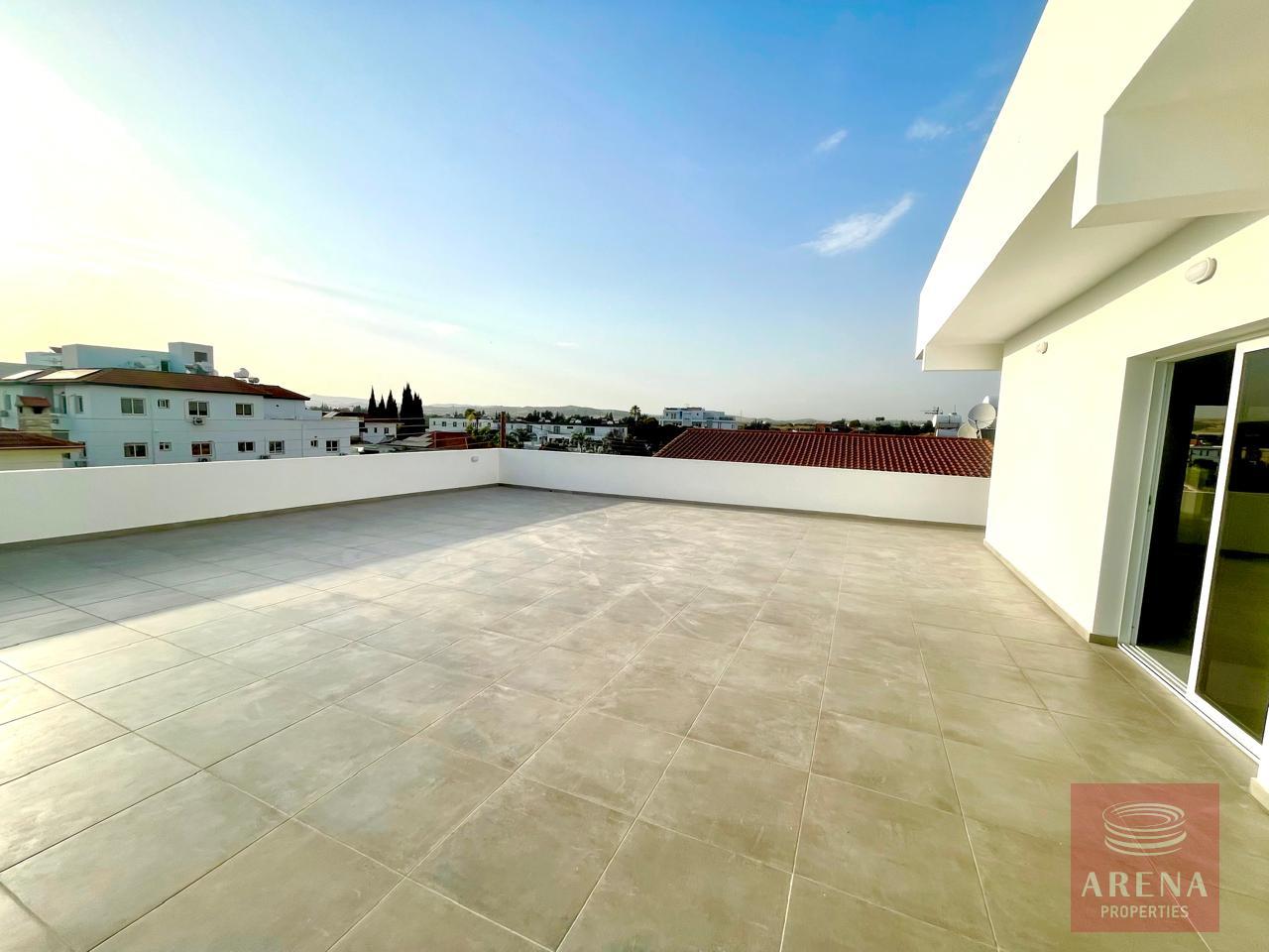 2-TOP-FLOOR-APT-8059-2