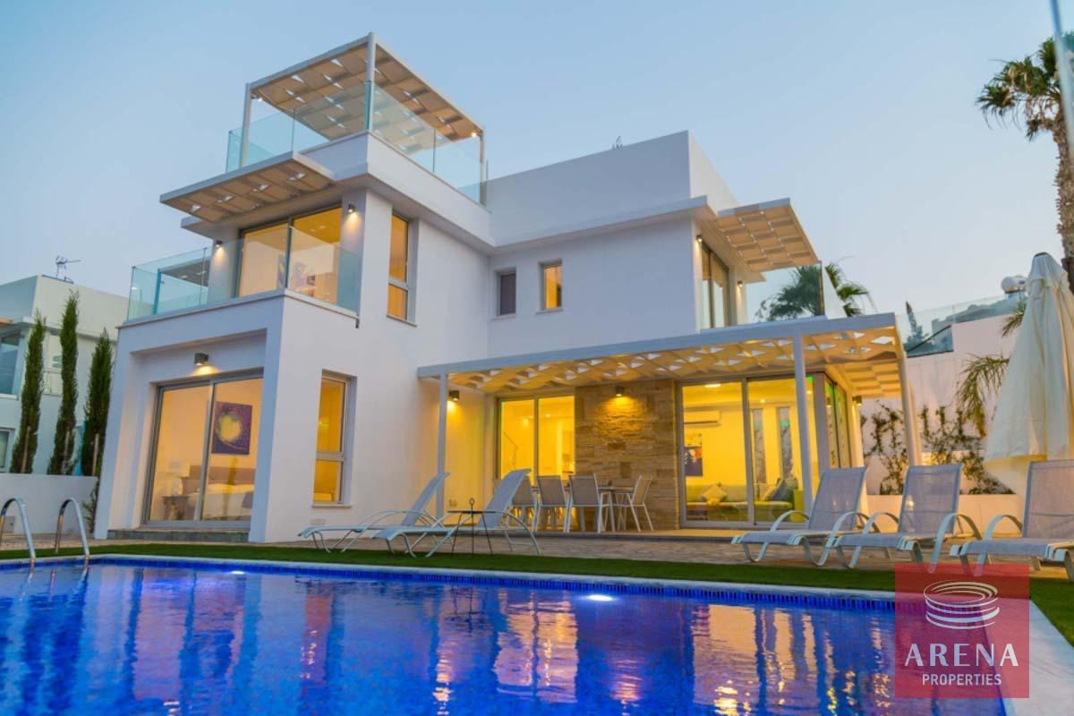 2-Villa-in-cape-greco-6024-1