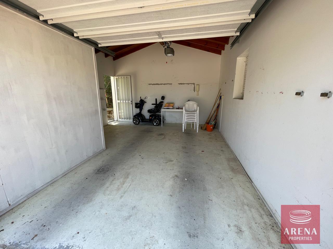 20-house-in-mosfiloti-8400