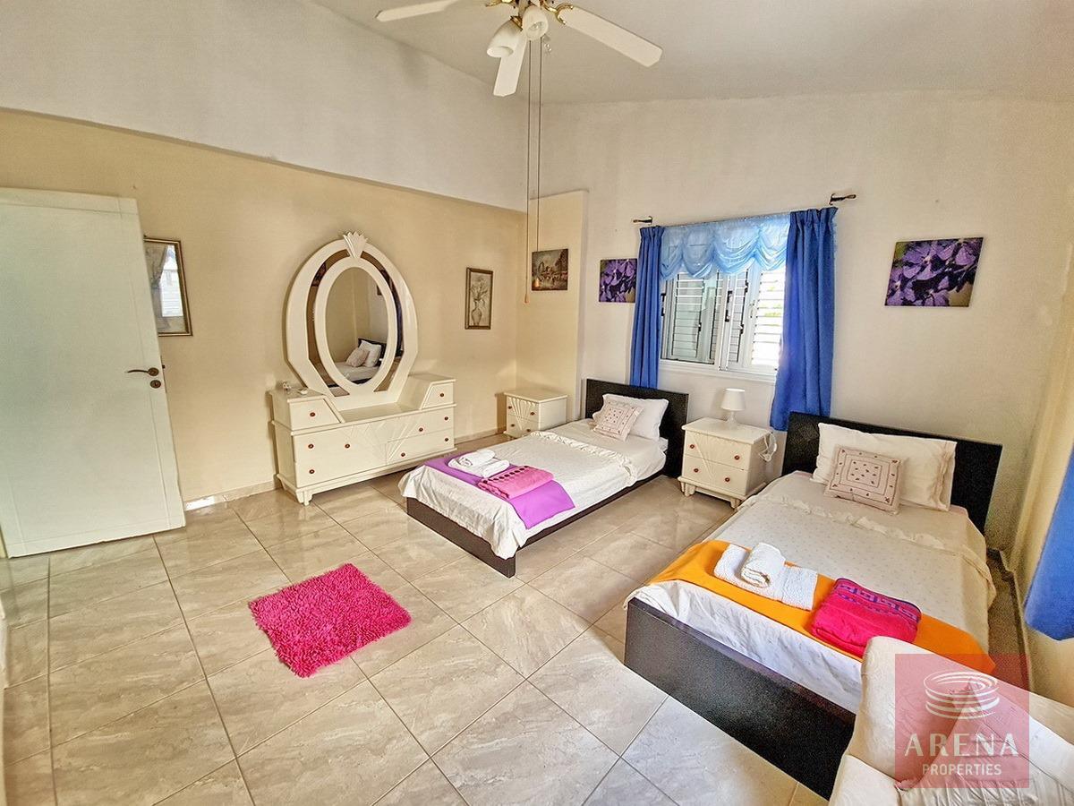 25-4-BED-BUNGALOW-PARALIMNI-8979-1