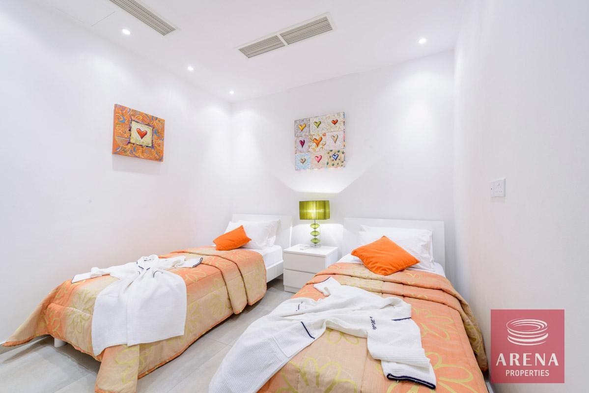 26-6-BED-VILLA-PROARAS-8444