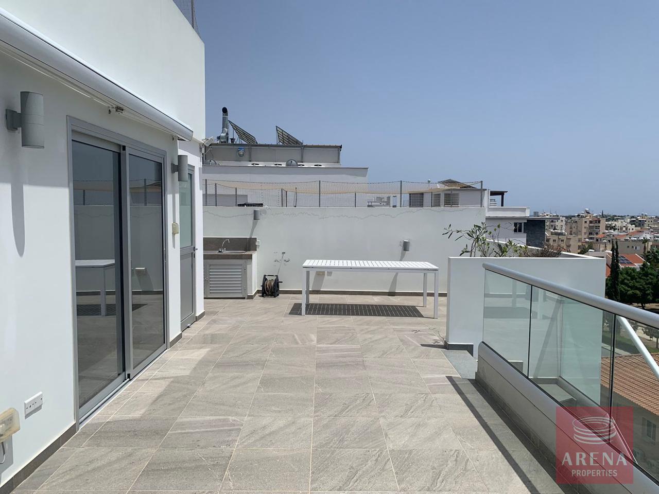 3-PENTHOUSE-IN-DROSIA-8490-1