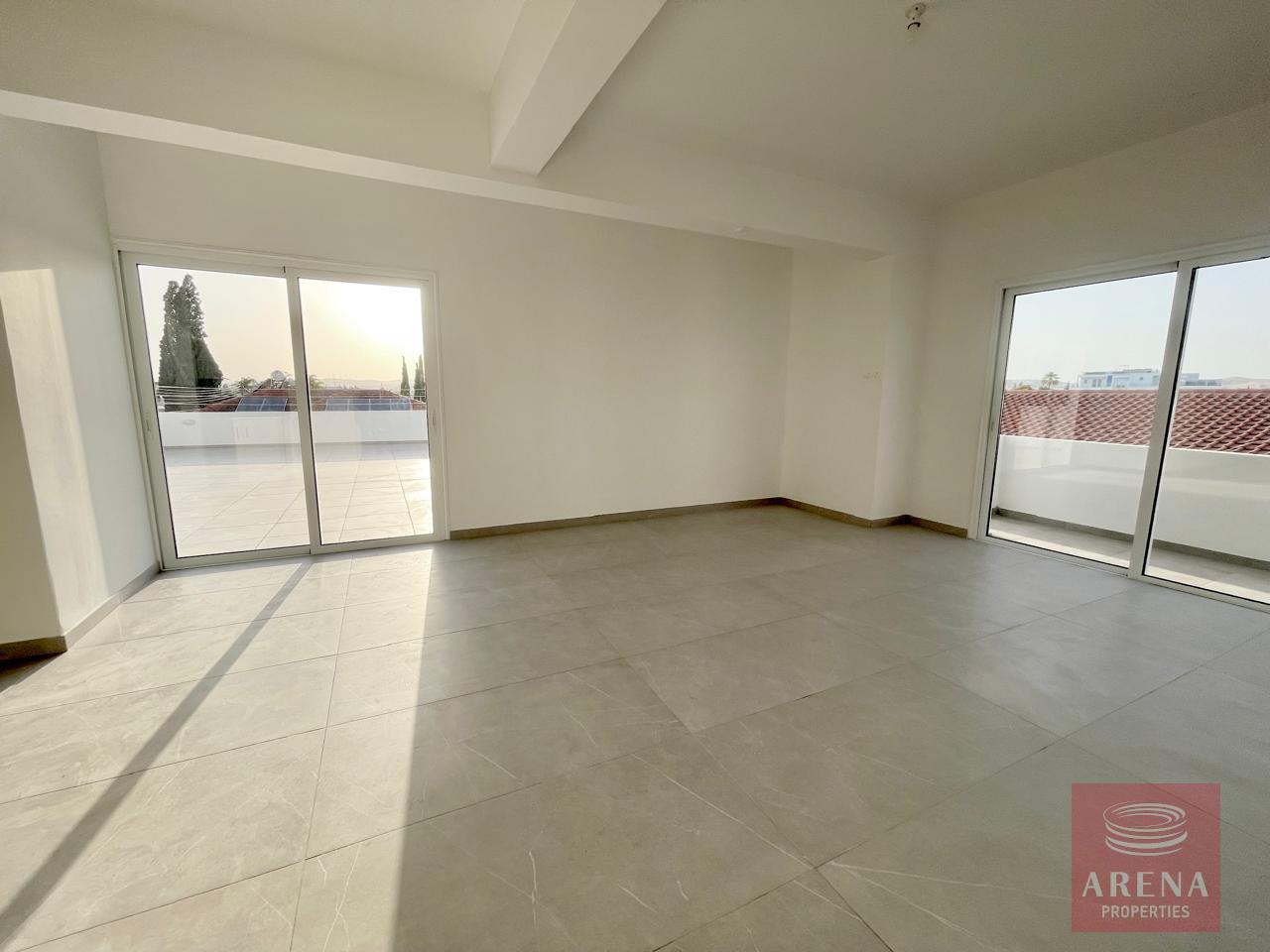 3-TOP-FLOOR-APT-8059-2