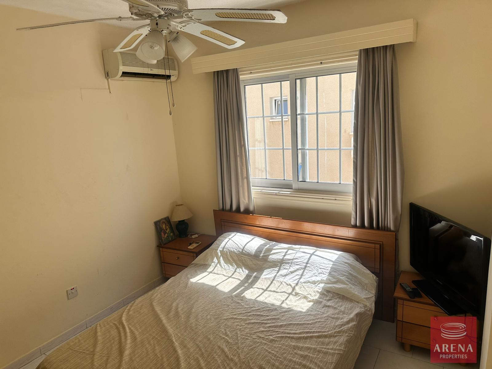 3-apt-in-makenzy-8144